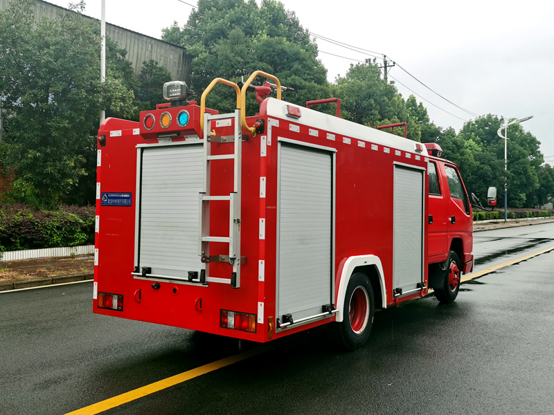 江鈴順達2噸水罐消防車