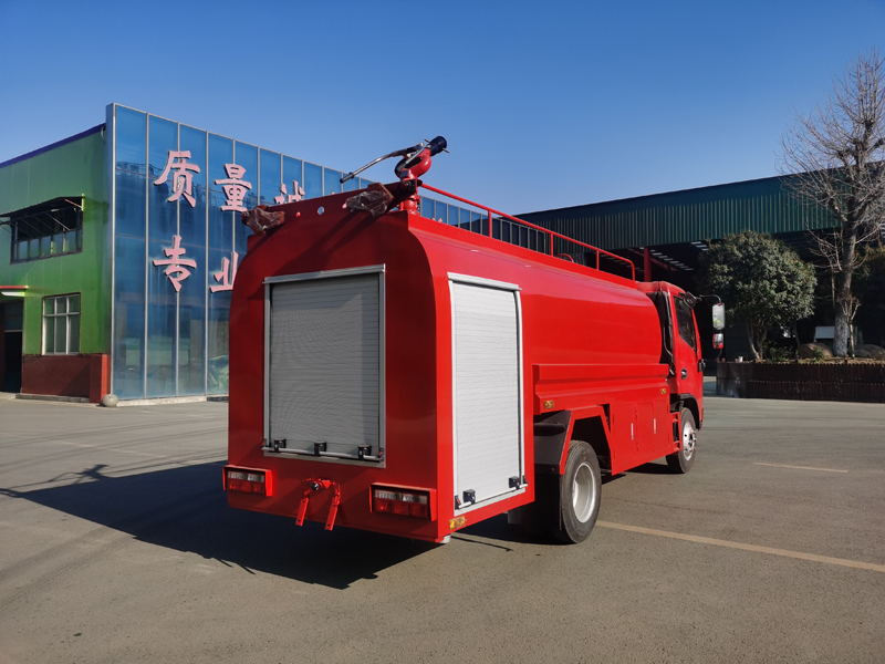 東風多利卡5噸消防灑水車