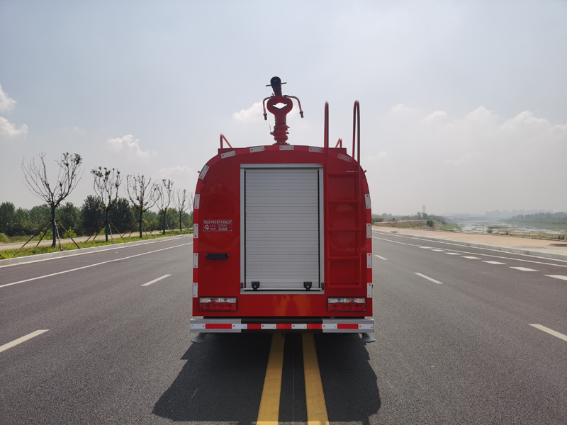 東風(fēng)多利卡4.5噸消防灑水車(chē)