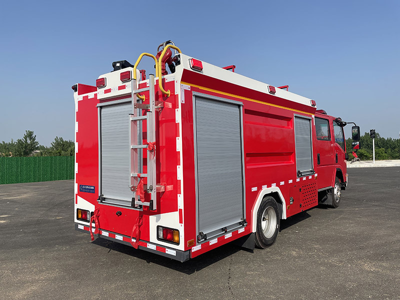 慶鈴五十鈴4噸水罐消防車(chē)