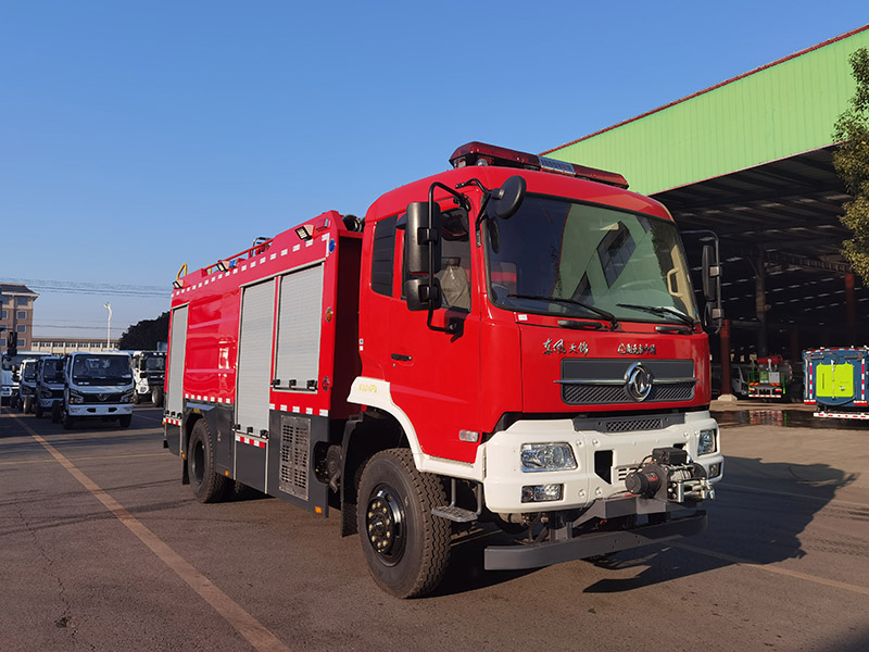 天錦四驅(qū)6噸泡沫消防車