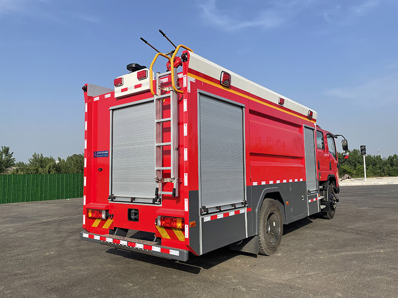 三環(huán)6.5噸泡沫消防車(chē)